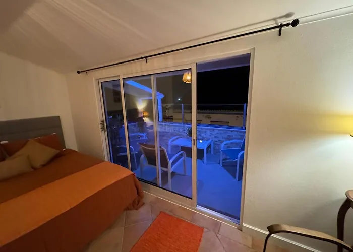 Residencia Bavaria, Espaco Inteiro No Centro De Daire Ponta Delgada