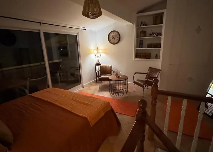 Residencia Bavaria, Espaco Inteiro No Centro De Διαμέρισμα Πόντα Ντελγκάντα